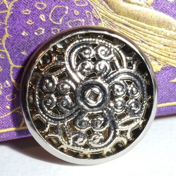 Vintage scarf clip renaissance style design round black gold tone silver - Picture 1 of 7